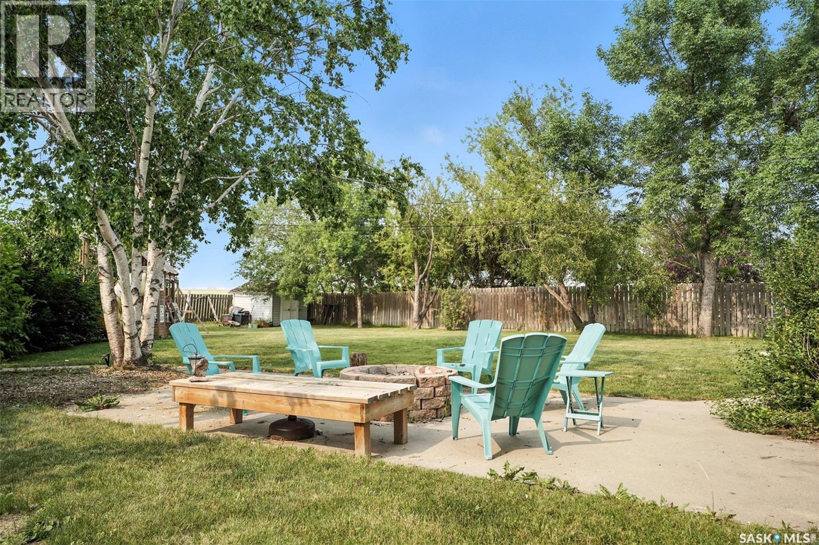 219 Westview Place, Allan, SK - Outdoor With Backyard