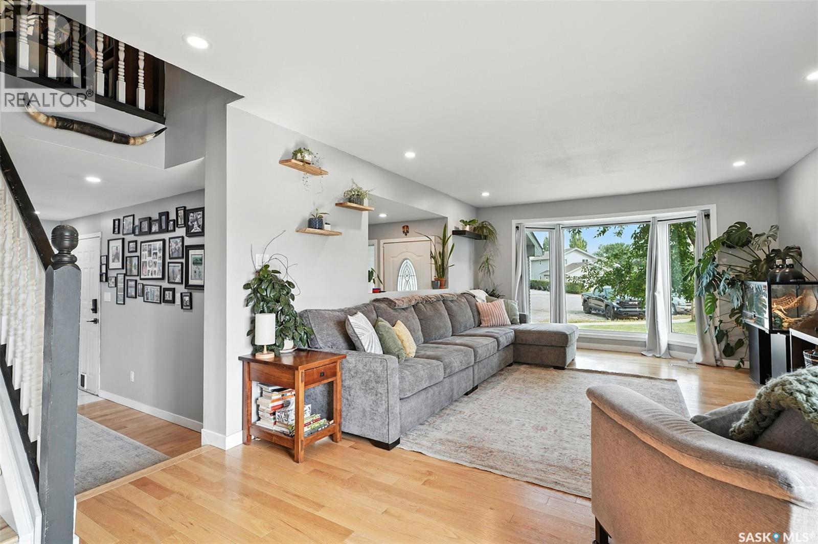219 Westview Place, Allan, SK - Indoor Photo Showing Living Room