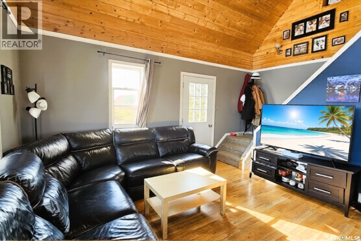 9 Bouchard Lane, Invergordon Rm No. 430, SK - Indoor Photo Showing Living Room