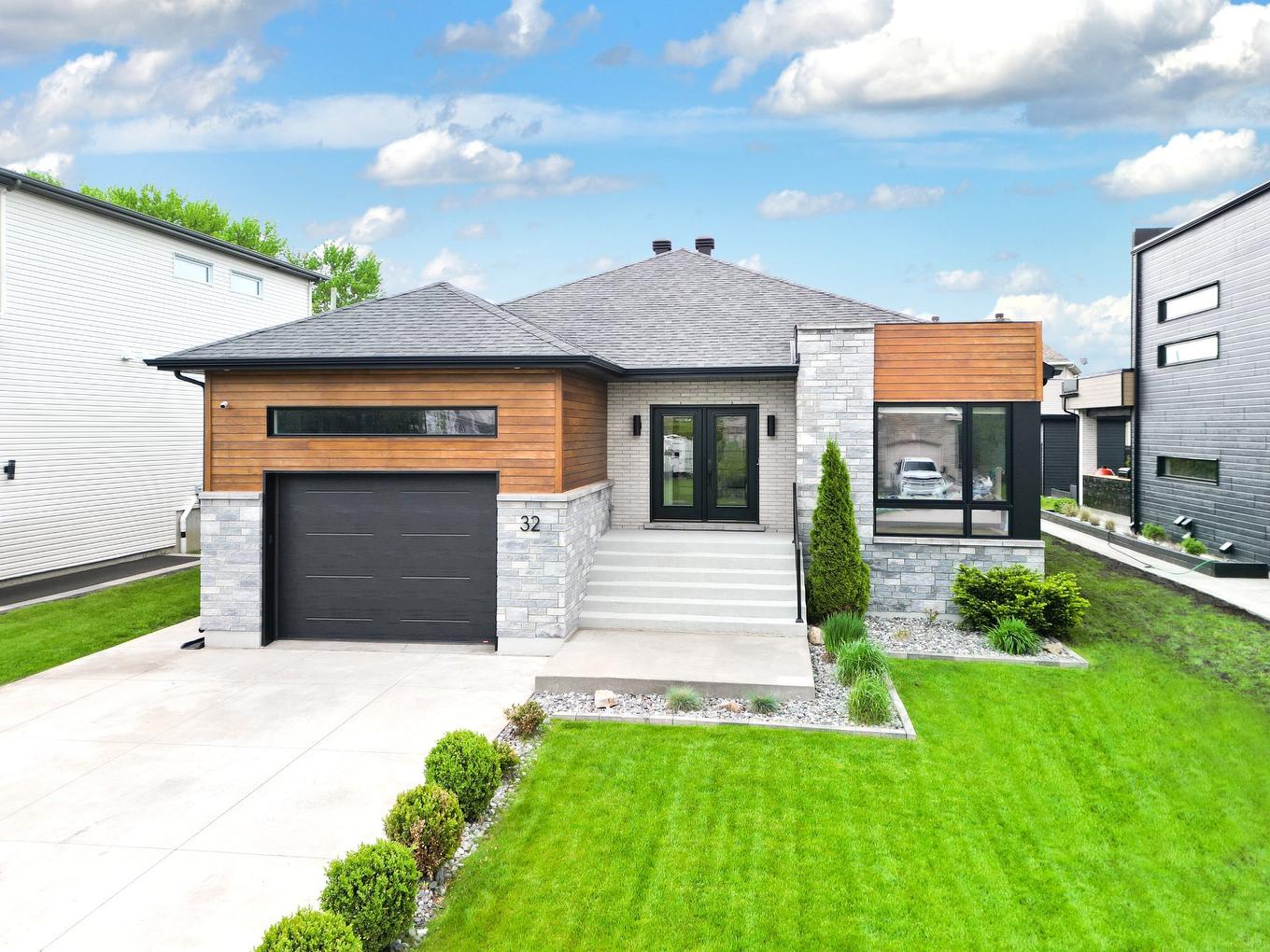 Frontage - 32 Rue Des Plaines, Saint-Jean-Sur-Richelieu, QC - Outdoor