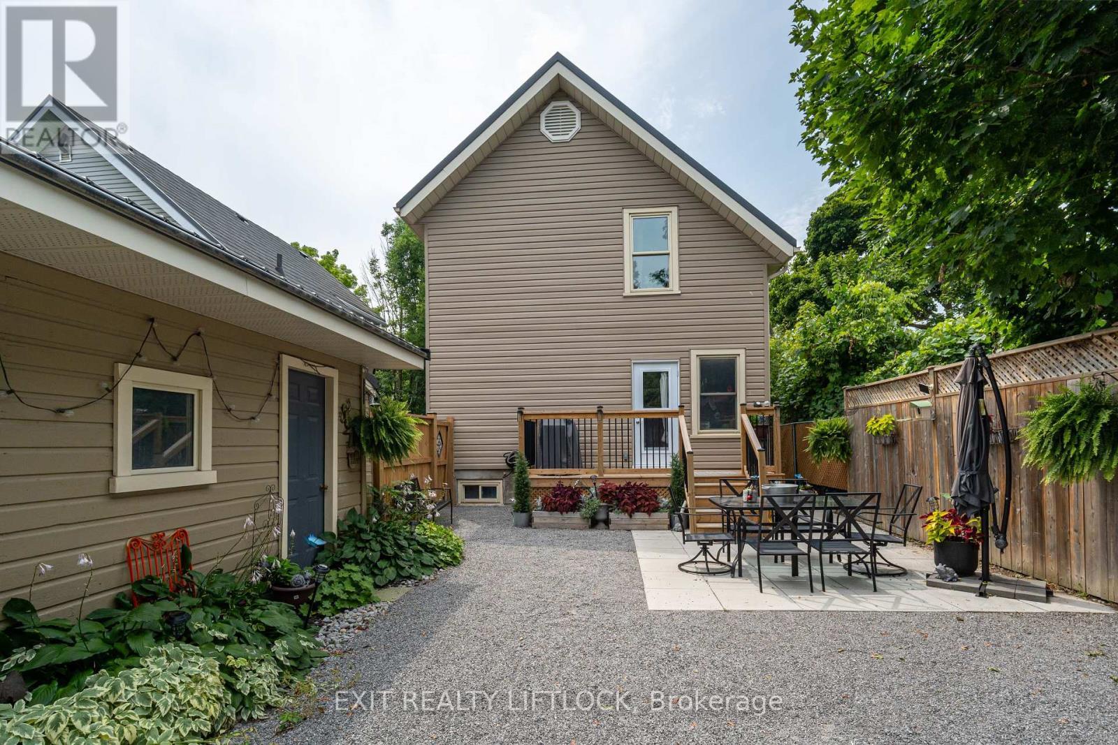 468 Cambridge Street, Peterborough (Town Ward 3), ON - Outdoor With Deck Patio Veranda With Exterior