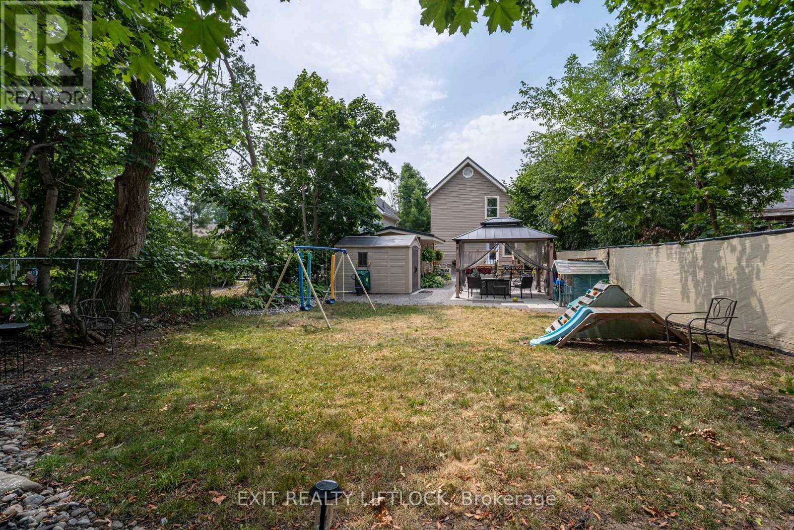468 Cambridge Street, Peterborough (Town Ward 3), ON - Outdoor With Backyard