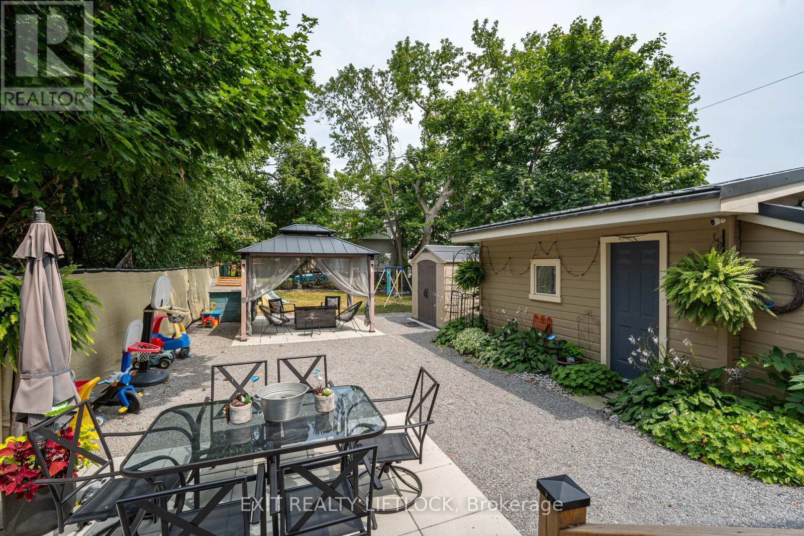 468 Cambridge Street, Peterborough (Town Ward 3), ON - Outdoor With Deck Patio Veranda