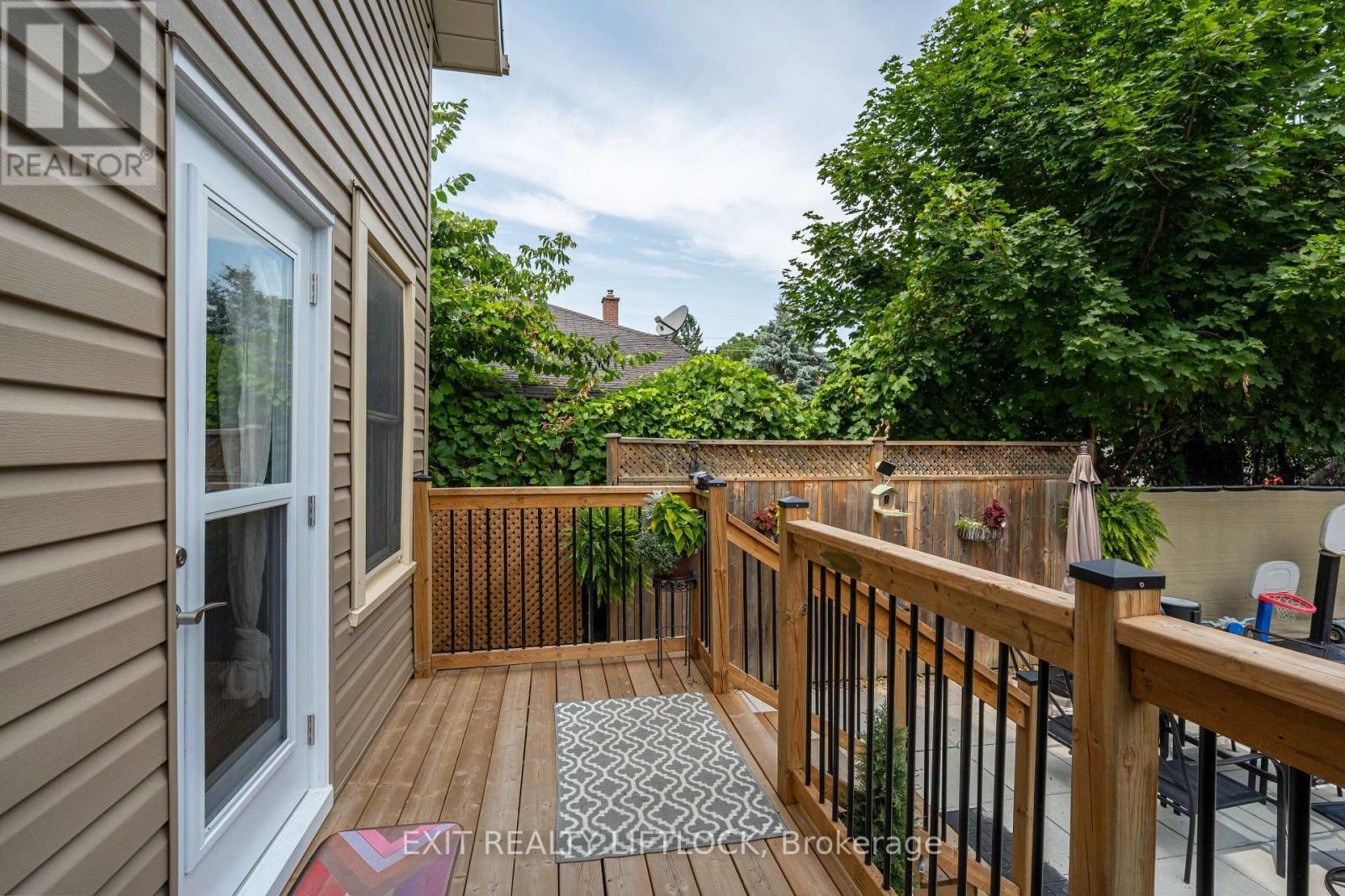 468 Cambridge Street, Peterborough (Town Ward 3), ON - Outdoor With Deck Patio Veranda With Exterior