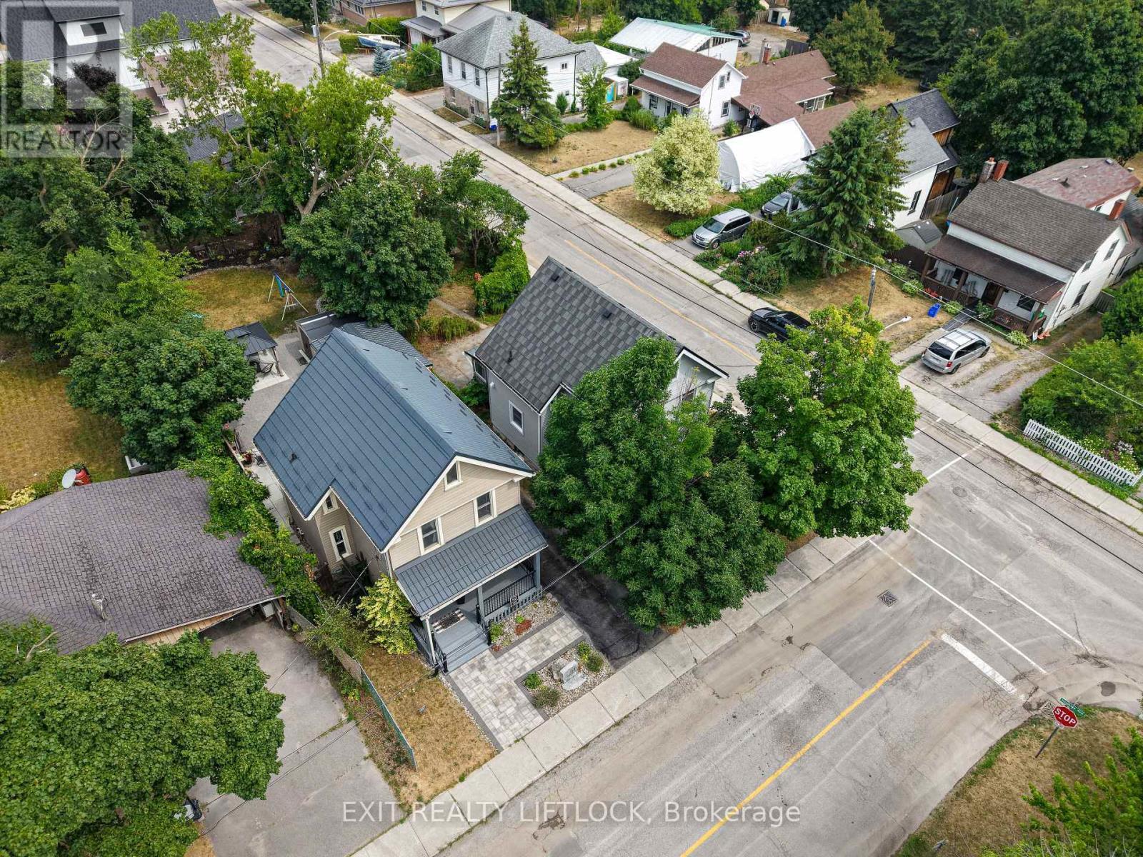 468 Cambridge Street, Peterborough (Town Ward 3), ON - Outdoor