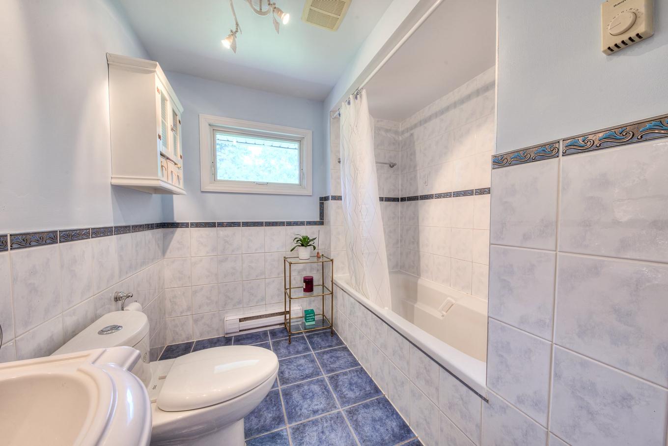 Bathroom - 191 Stonehenge Drive, Beaconsfield, QC - Indoor Photo Showing Bathroom