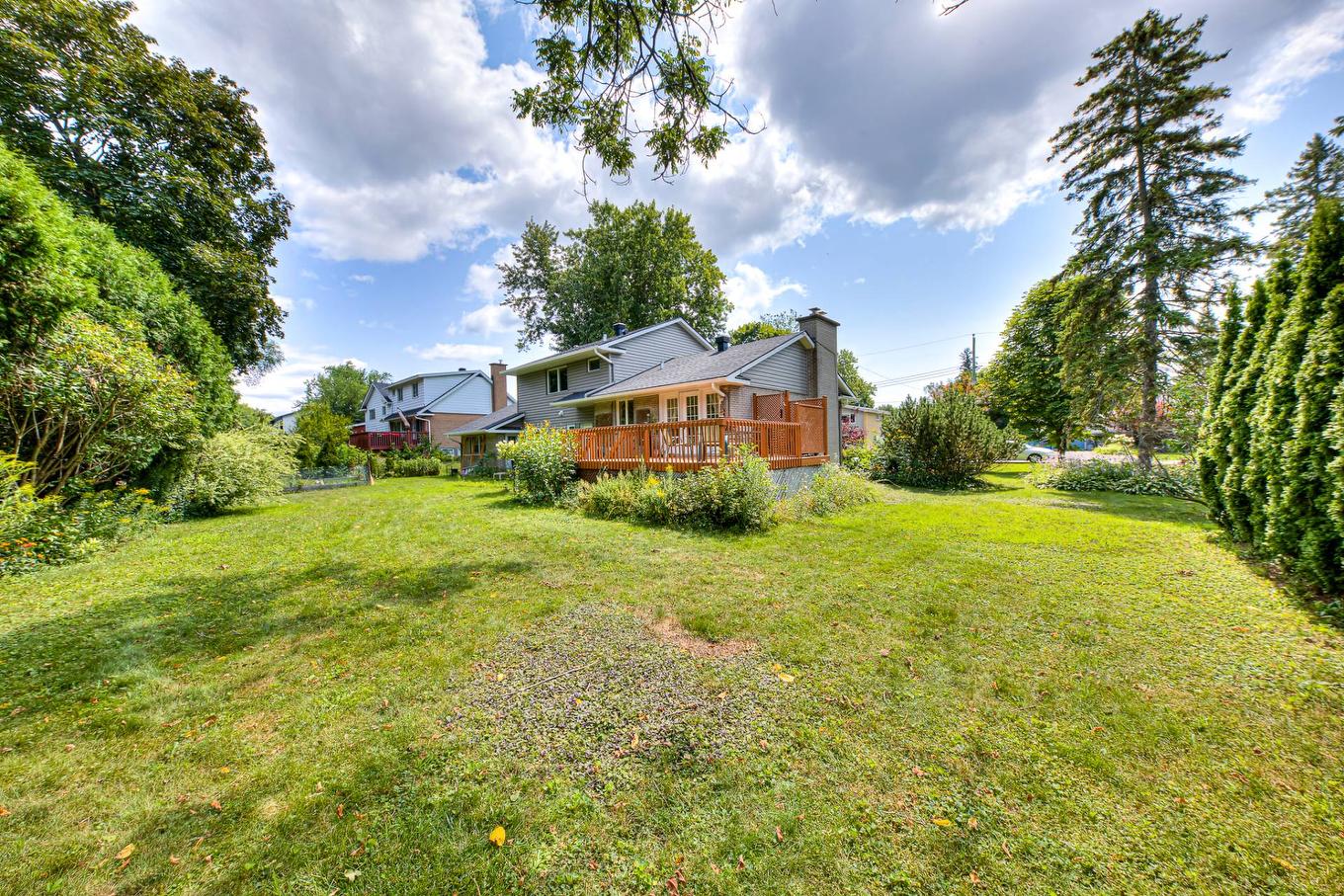 Backyard - 191 Stonehenge Drive, Beaconsfield, QC - Outdoor With Deck Patio Veranda