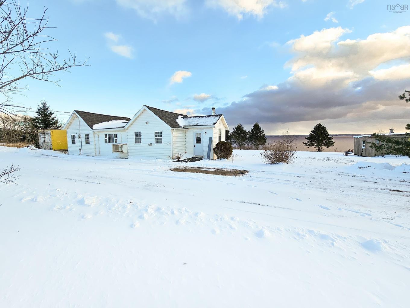 4606 Highway 2, Upper Economy, NS