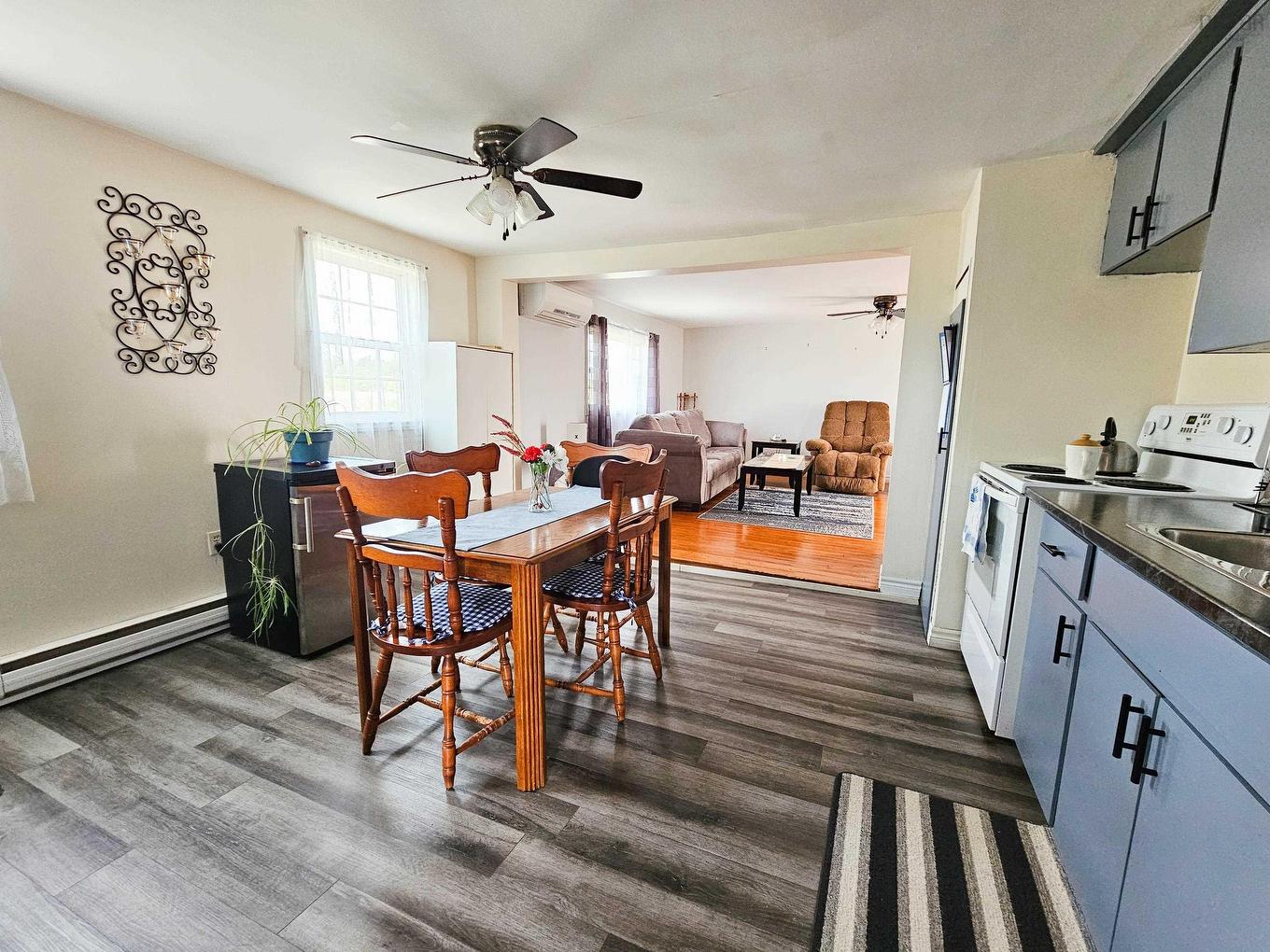 4606 Highway 2, Upper Economy, NS