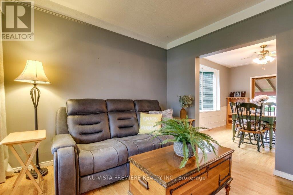 171 Sterling Street, London East (East C), ON - Indoor Photo Showing Living Room