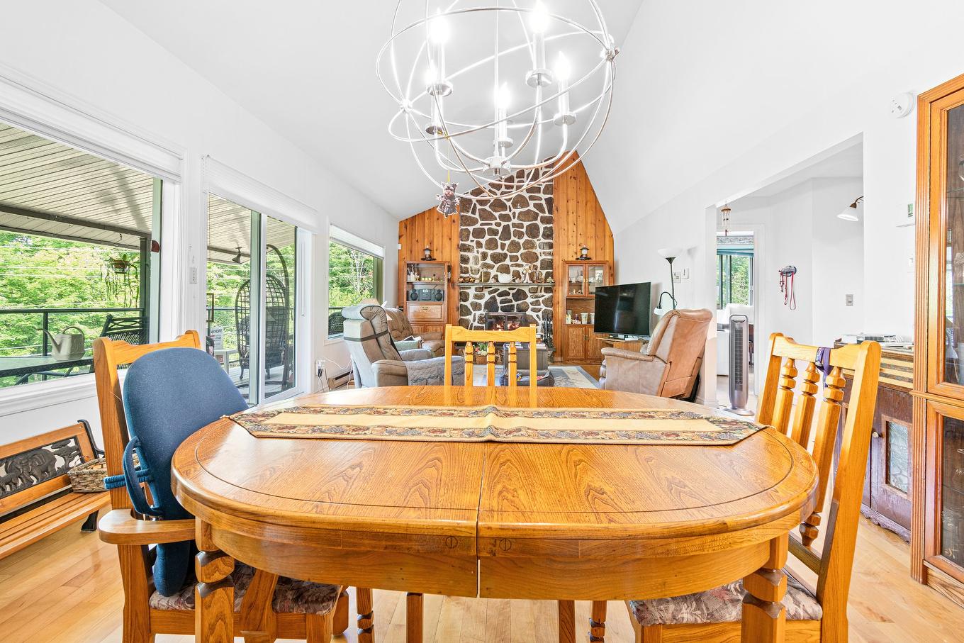 Dining room - 3785 Rue Rolland, Sainte-Adèle, QC - Indoor Photo Showing Dining Room
