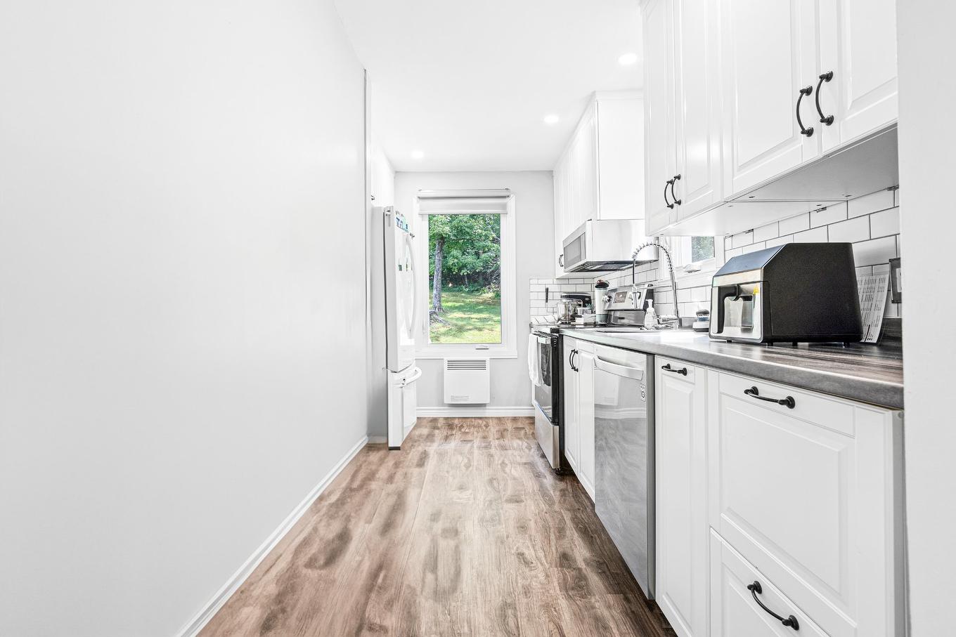 Kitchen - 3785 Rue Rolland, Sainte-Adèle, QC - Indoor Photo Showing Kitchen
