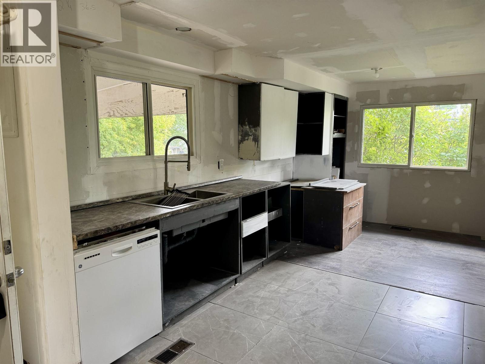 204 3Rd Avenue, Fort St. James, BC - Indoor Photo Showing Kitchen