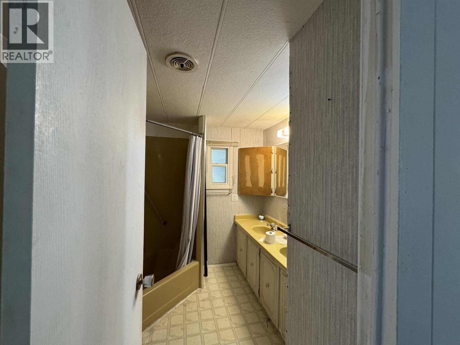 204 3Rd Avenue, Fort St. James, BC -