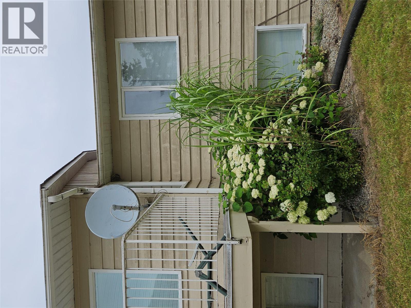 145 Mostyn Road, Arrow Park, BC - Outdoor With Exterior