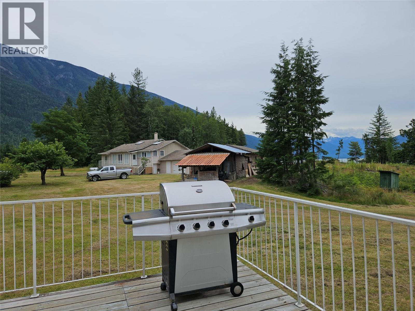 145 Mostyn Road, Arrow Park, BC - Outdoor