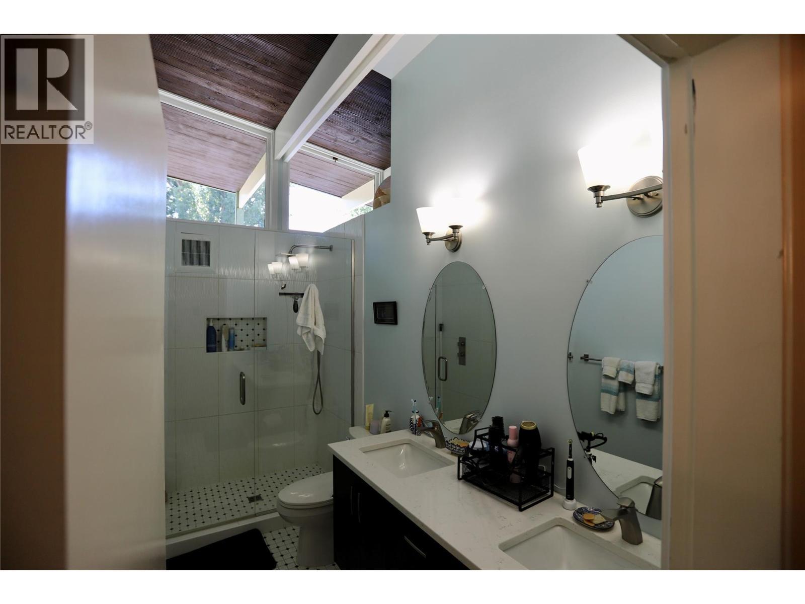 120 Arab Run Road, Kamloops, BC - Indoor Photo Showing Bathroom