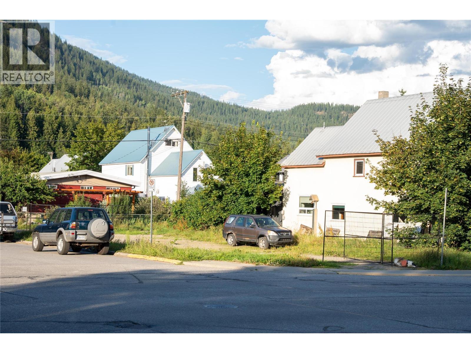 200 Third Street E, Revelstoke, BC