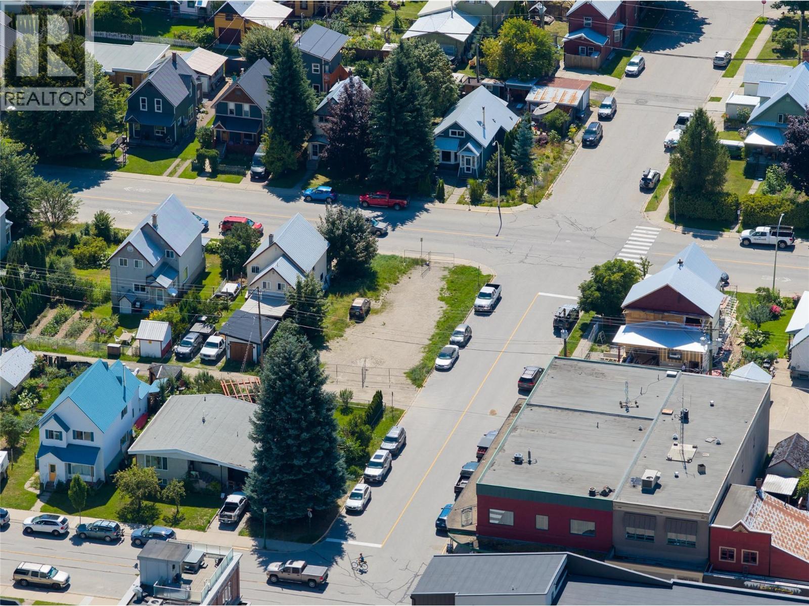 200 Third Street E, Revelstoke, BC