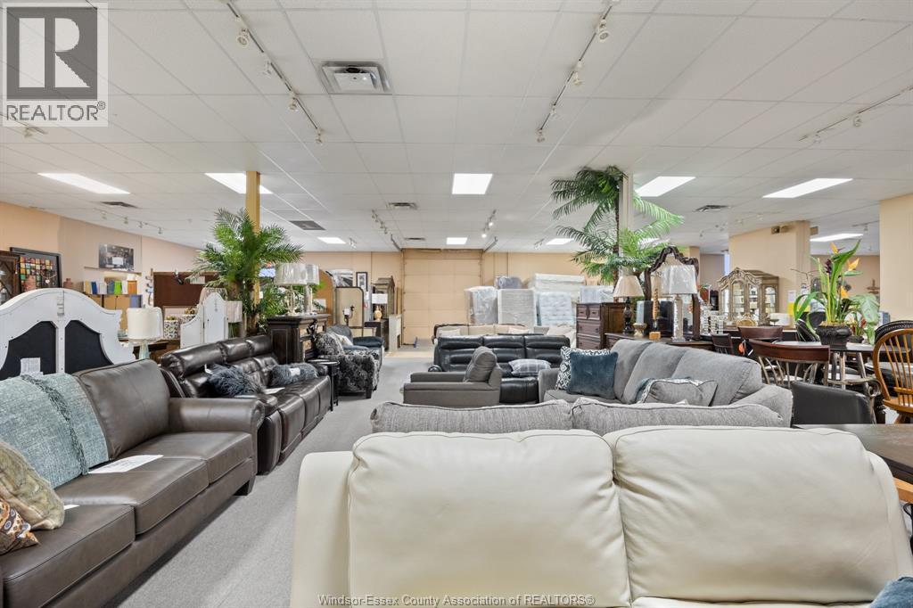 2570 Ouellette Avenue, Windsor, ON