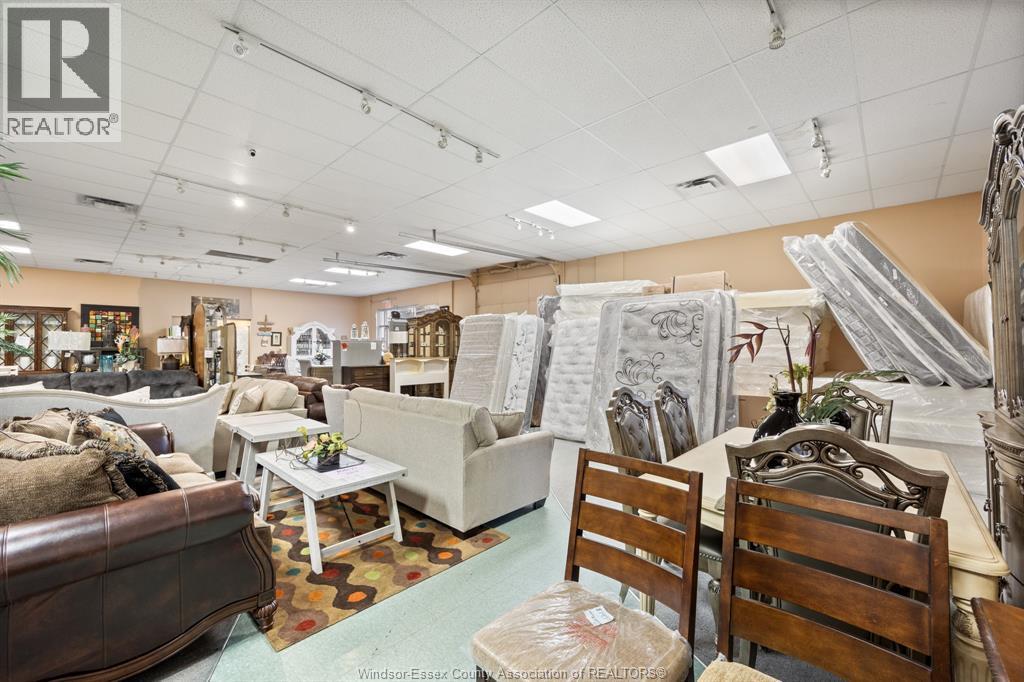 2570 Ouellette Avenue, Windsor, ON