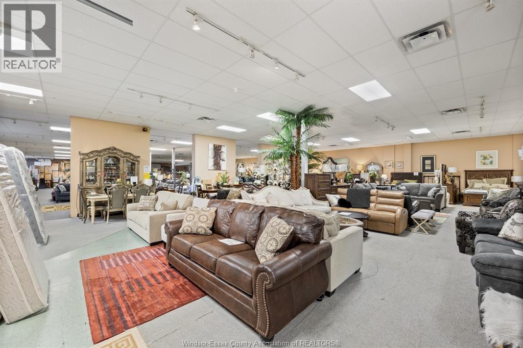 2570 Ouellette Avenue, Windsor, ON