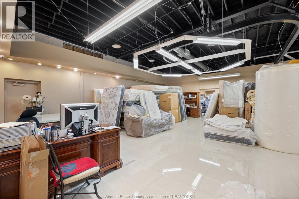 2570 Ouellette Avenue, Windsor, ON