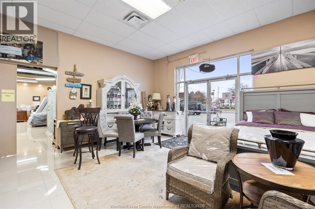 2570 Ouellette Avenue, Windsor, ON