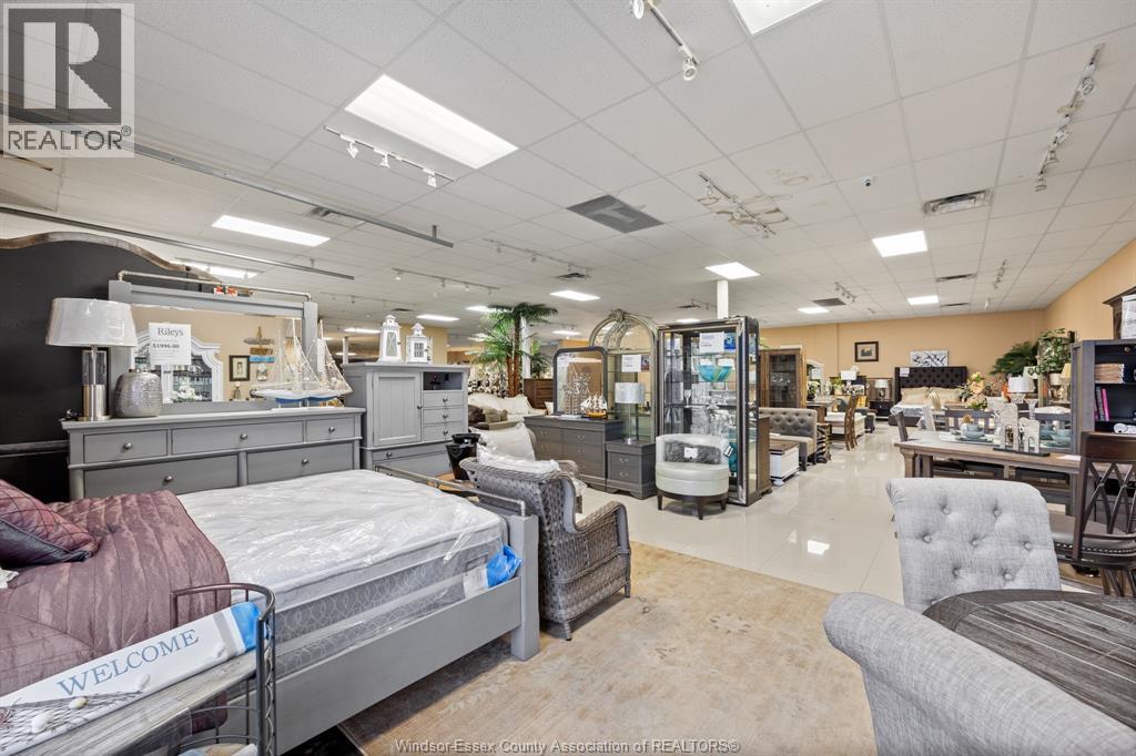 2570 Ouellette Avenue, Windsor, ON