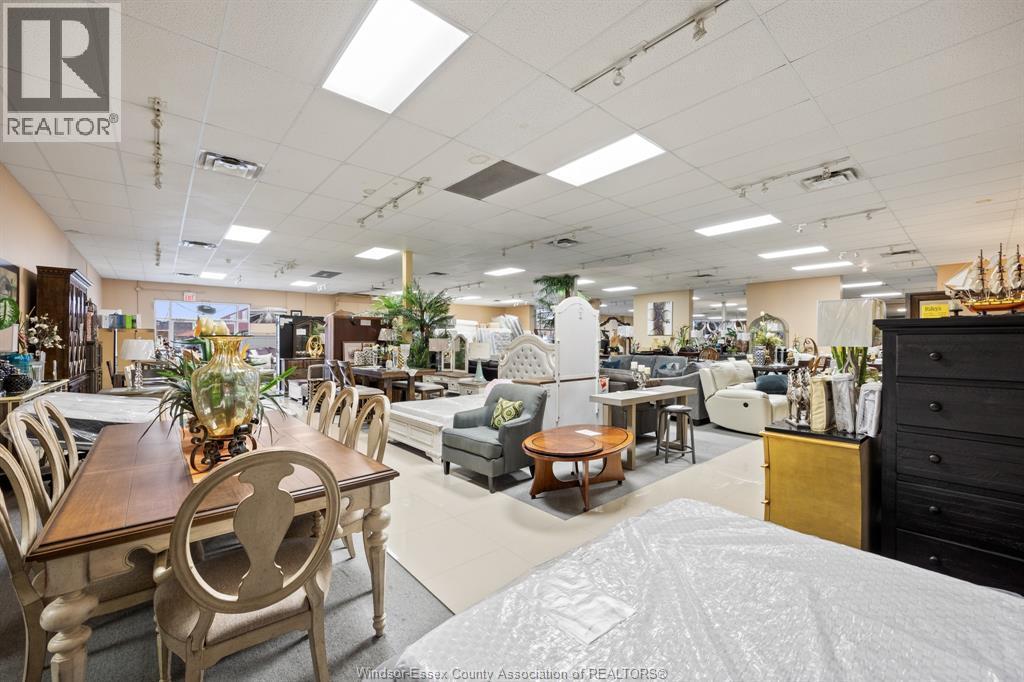 2570 Ouellette Avenue, Windsor, ON