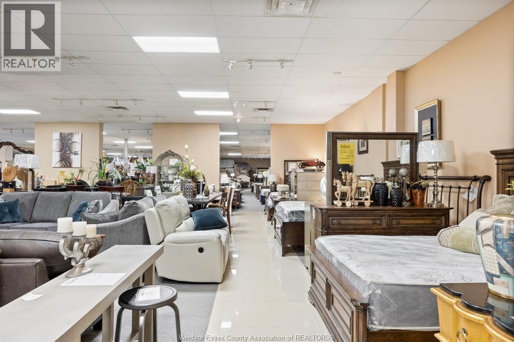 2570 Ouellette Avenue, Windsor, ON