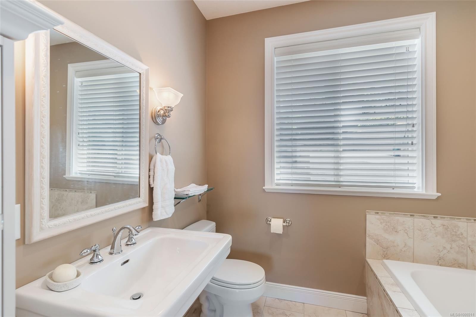 3708 Glen Oaks Dr, Nanaimo, BC