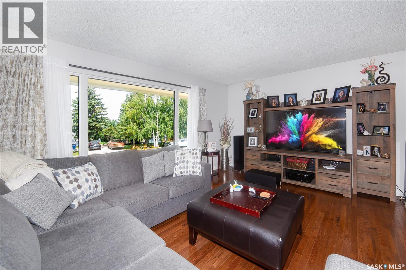 33 Birch Drive, Birch Hills, SK - Indoor Photo Showing Living Room