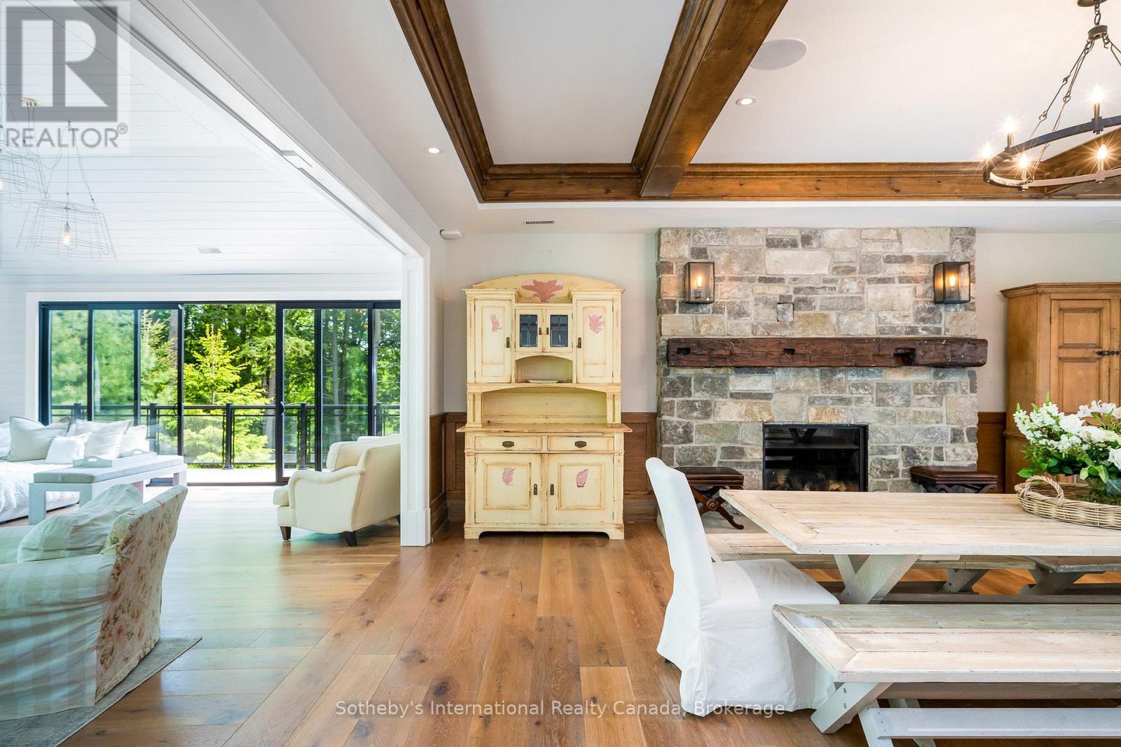 Open concept, w/o to decks and hot tub and forest - 12800 8Th Concession, King (Nobleton), ON