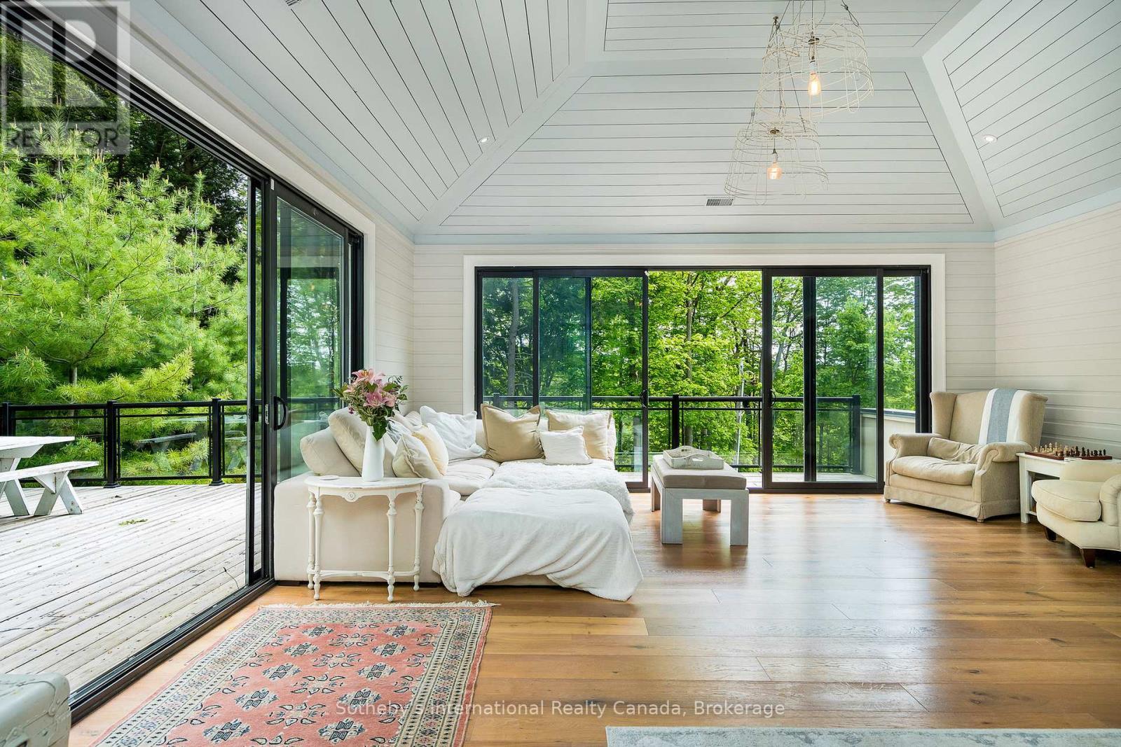 Floor to ceiling windows, high ceilings - 12800 8Th Concession, King (Nobleton), ON