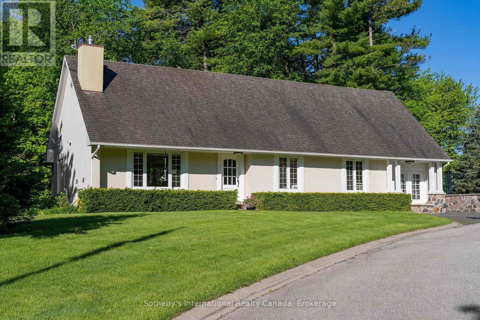 Guest house w/ 4 BR's and staff accommodation - 12800 8Th Concession, King (Nobleton), ON