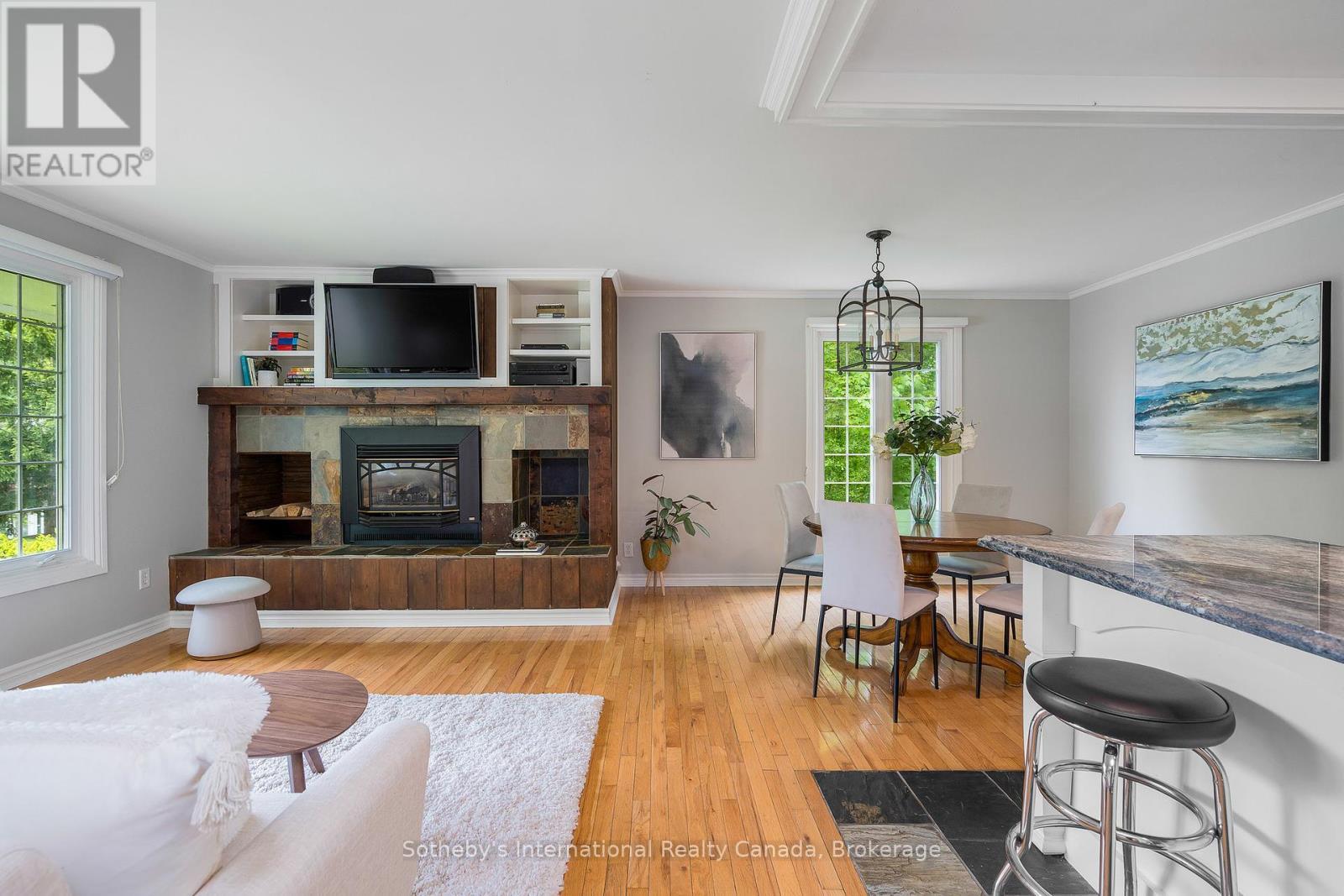 Guest house living and kitchen - 12800 8Th Concession, King (Nobleton), ON