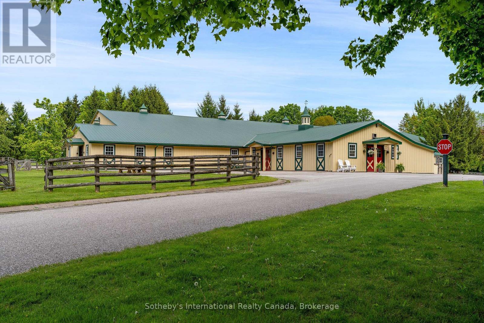 32 stall stable w/wash/grooming stalls - 12800 8Th Concession, King (Nobleton), ON