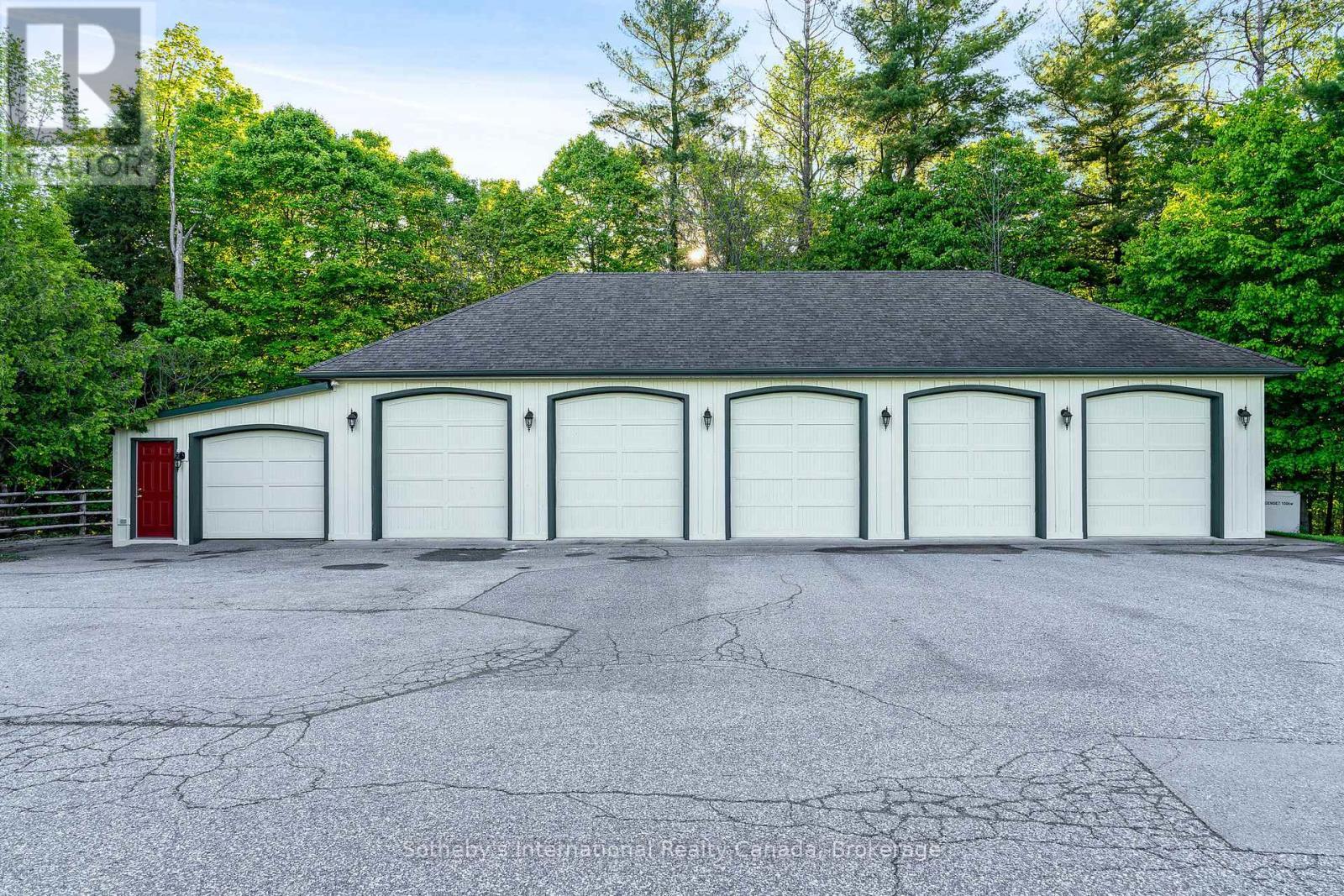 2nd 6 stall stable - 12800 8Th Concession, King (Nobleton), ON