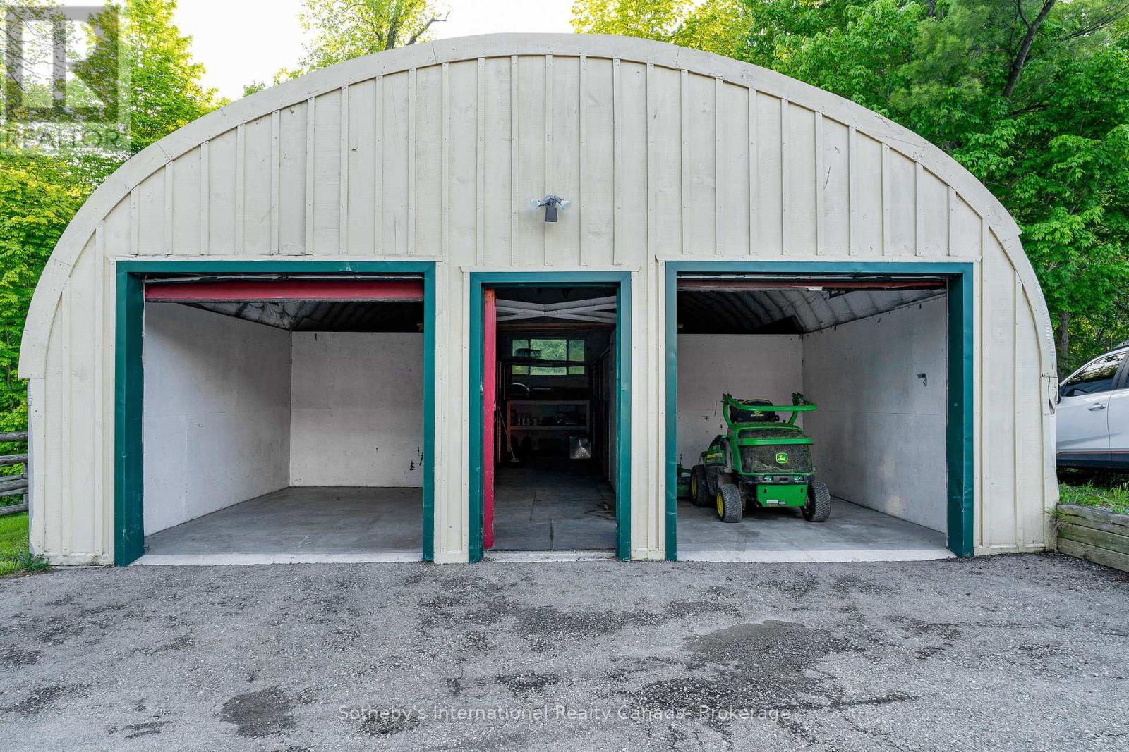 Quarantine barn with stalls and storage - 12800 8Th Concession, King (Nobleton), ON
