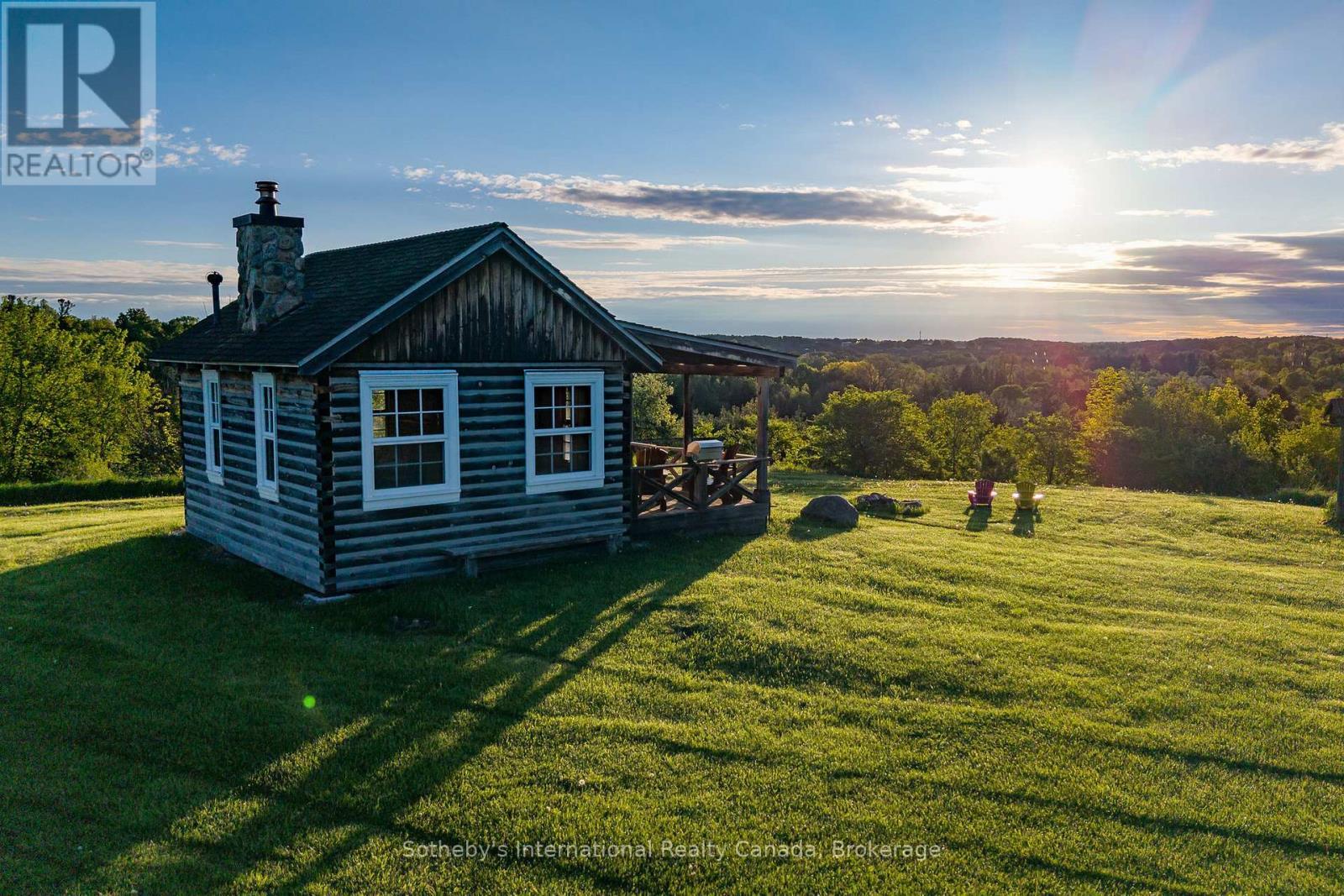 sunrise and sunset views, antique fireplace & bar - 12800 8Th Concession, King (Nobleton), ON