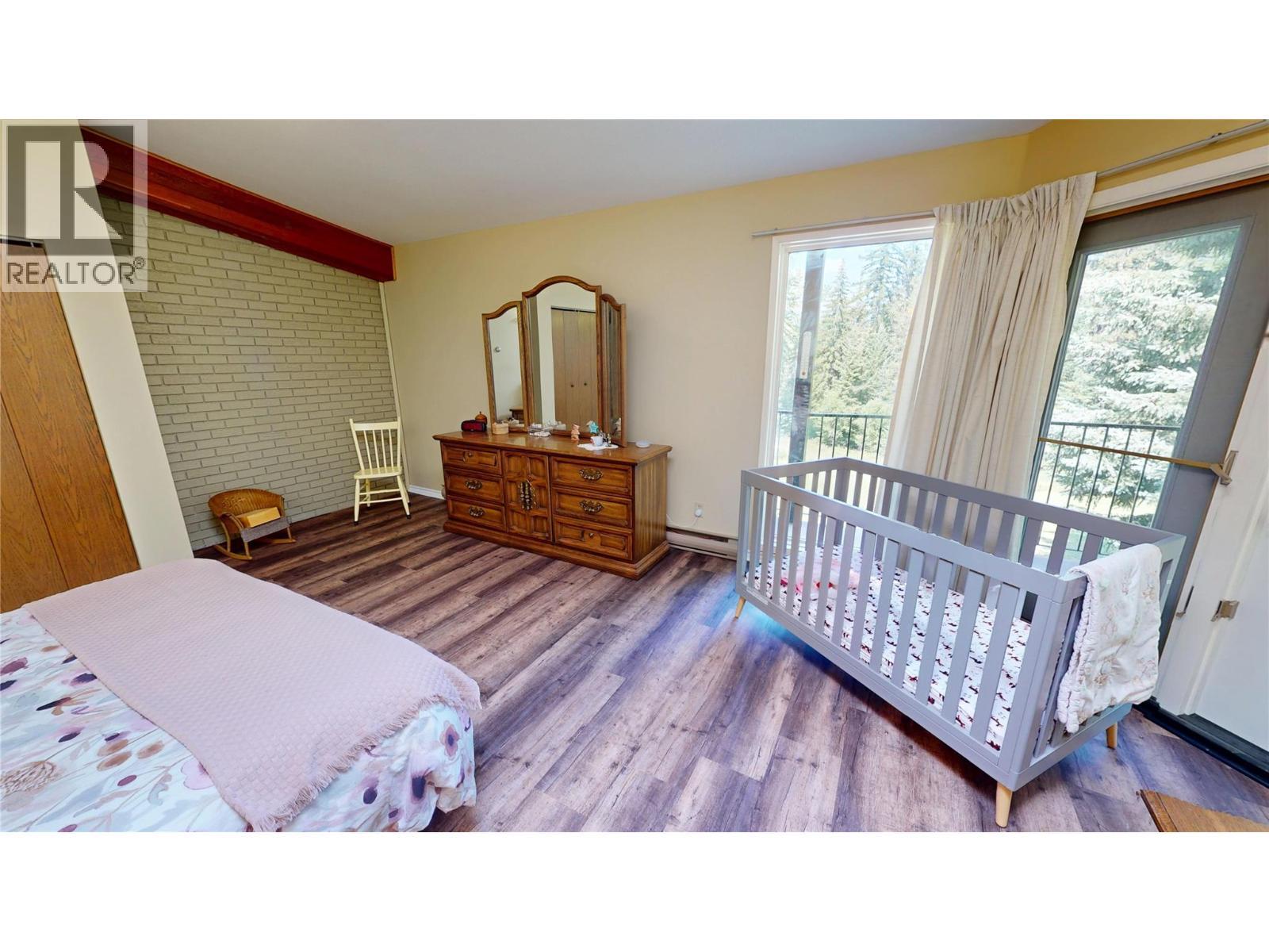 105 Castle Mountain Road, Fernie, BC - Indoor Photo Showing Bedroom