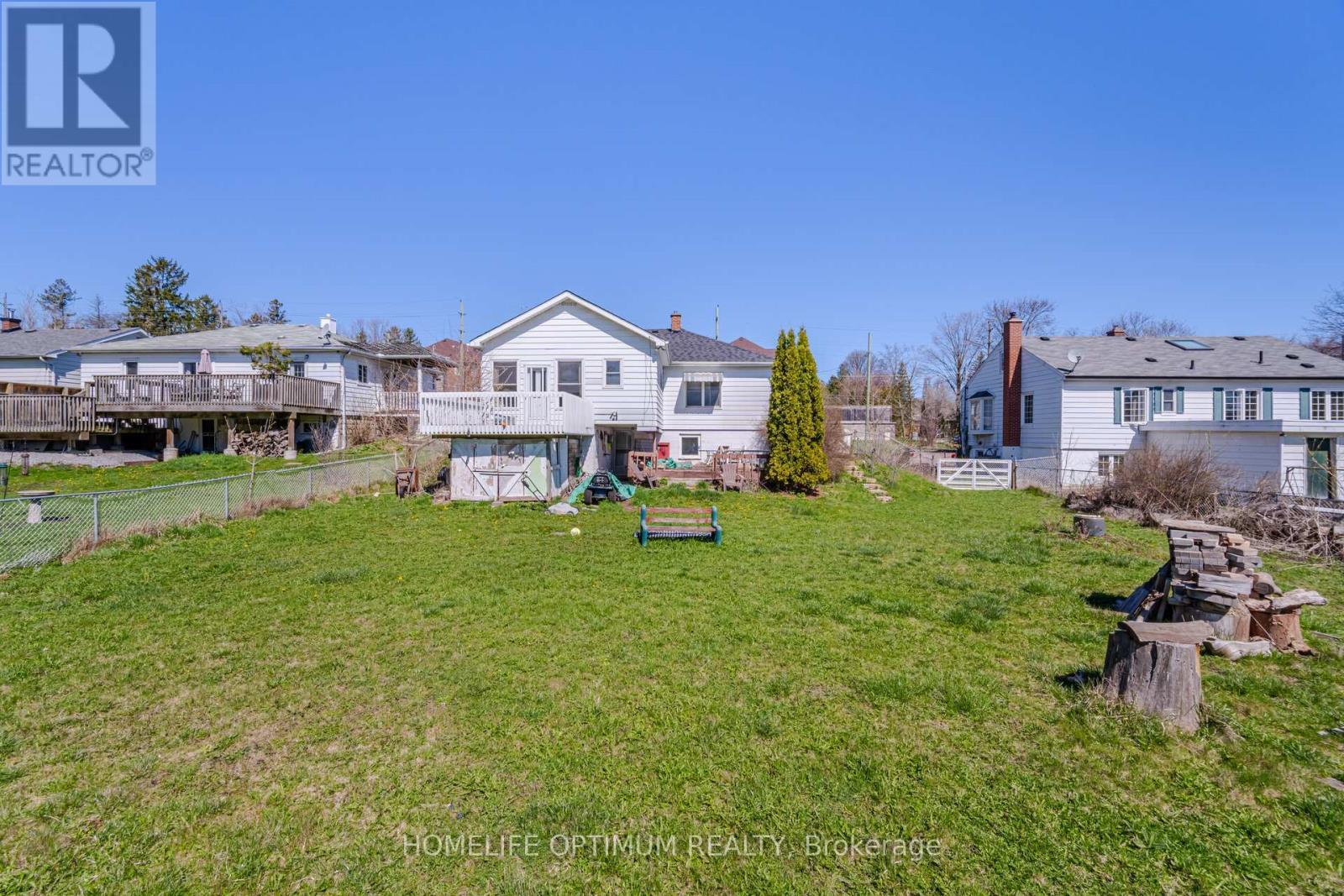 132 Eagle Street, Newmarket, ON - Outdoor