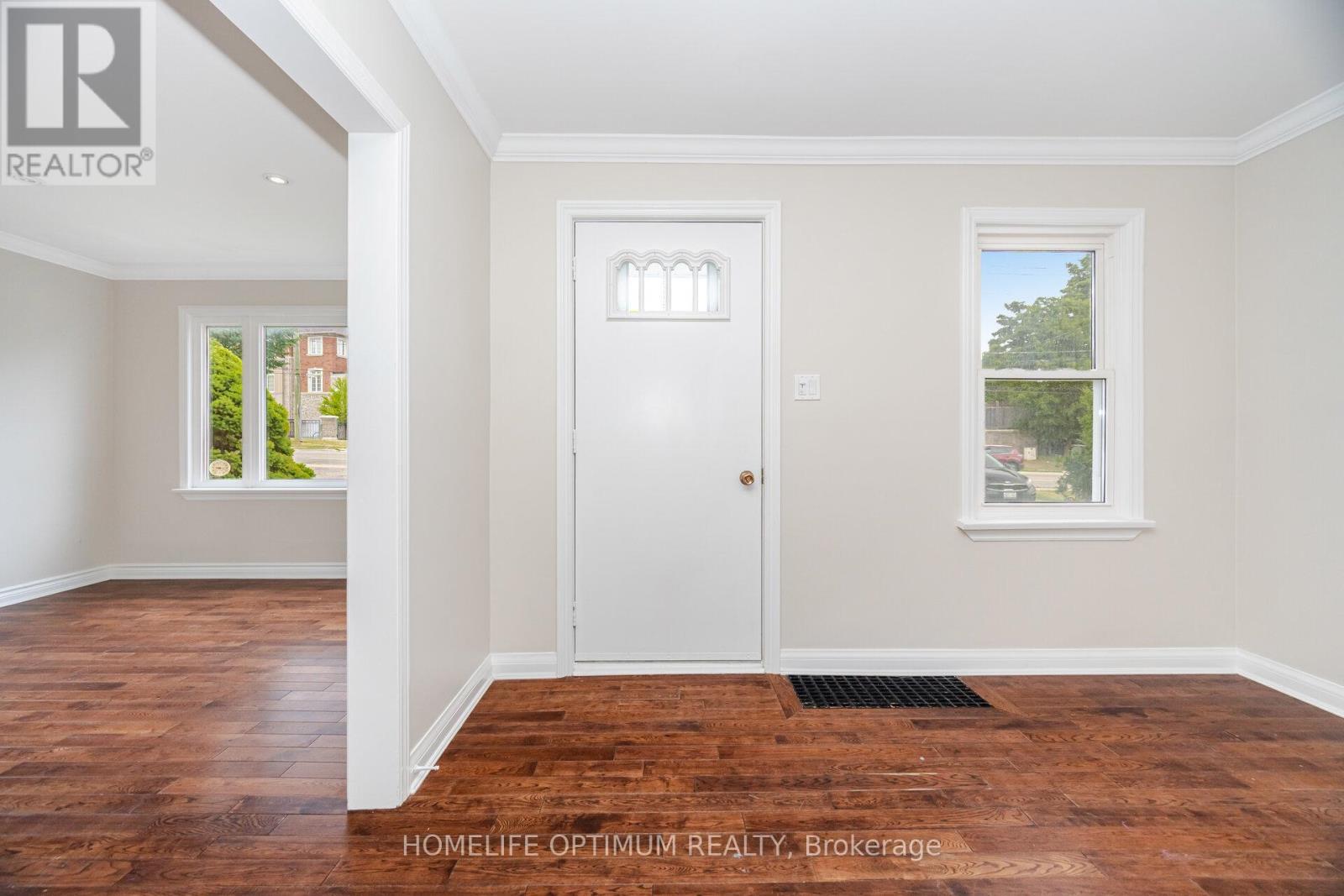 132 Eagle Street, Newmarket, ON - Indoor Photo Showing Other Room