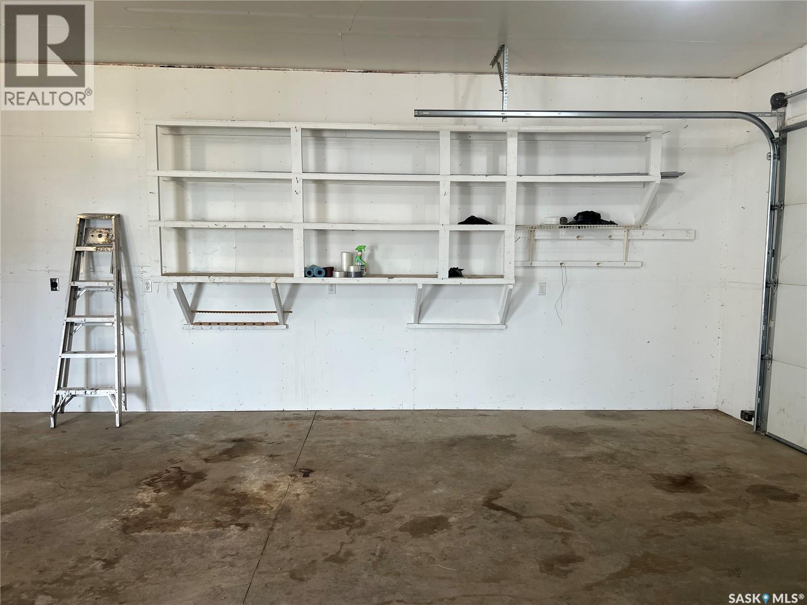 10 Birch Street, Porcupine Plain, SK - Indoor Photo Showing Garage