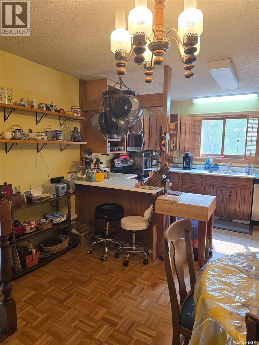 609 10Th Street N, Nipawin Rm No. 487, SK - Indoor Photo Showing Dining Room