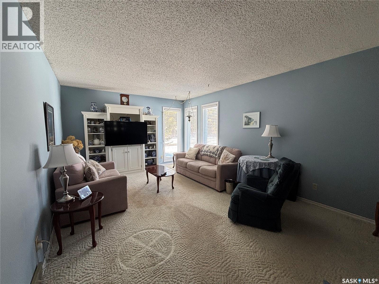 609 10Th Street N, Nipawin Rm No. 487, SK - Indoor Photo Showing Living Room