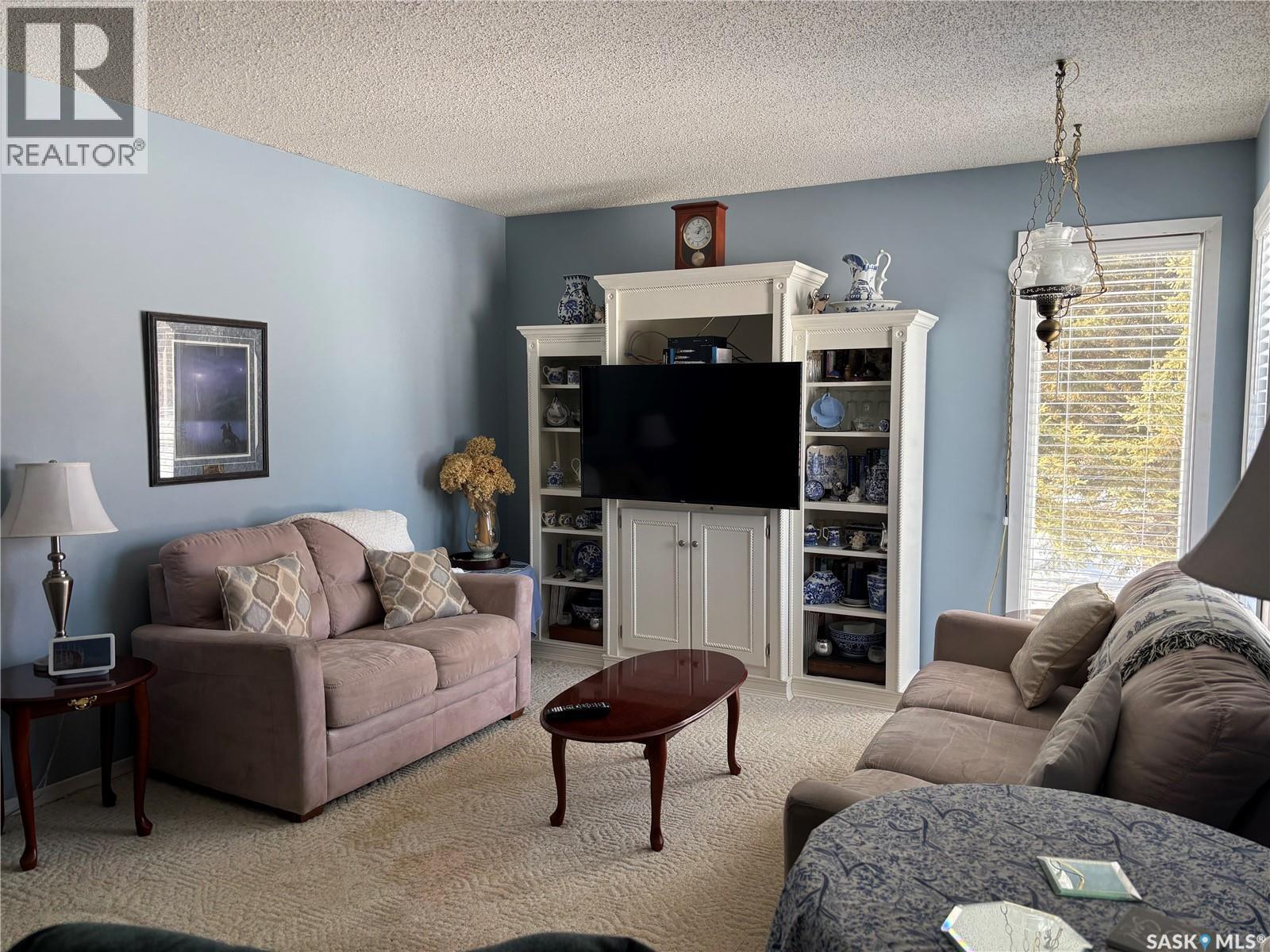 609 10Th Street N, Nipawin Rm No. 487, SK - Indoor Photo Showing Living Room