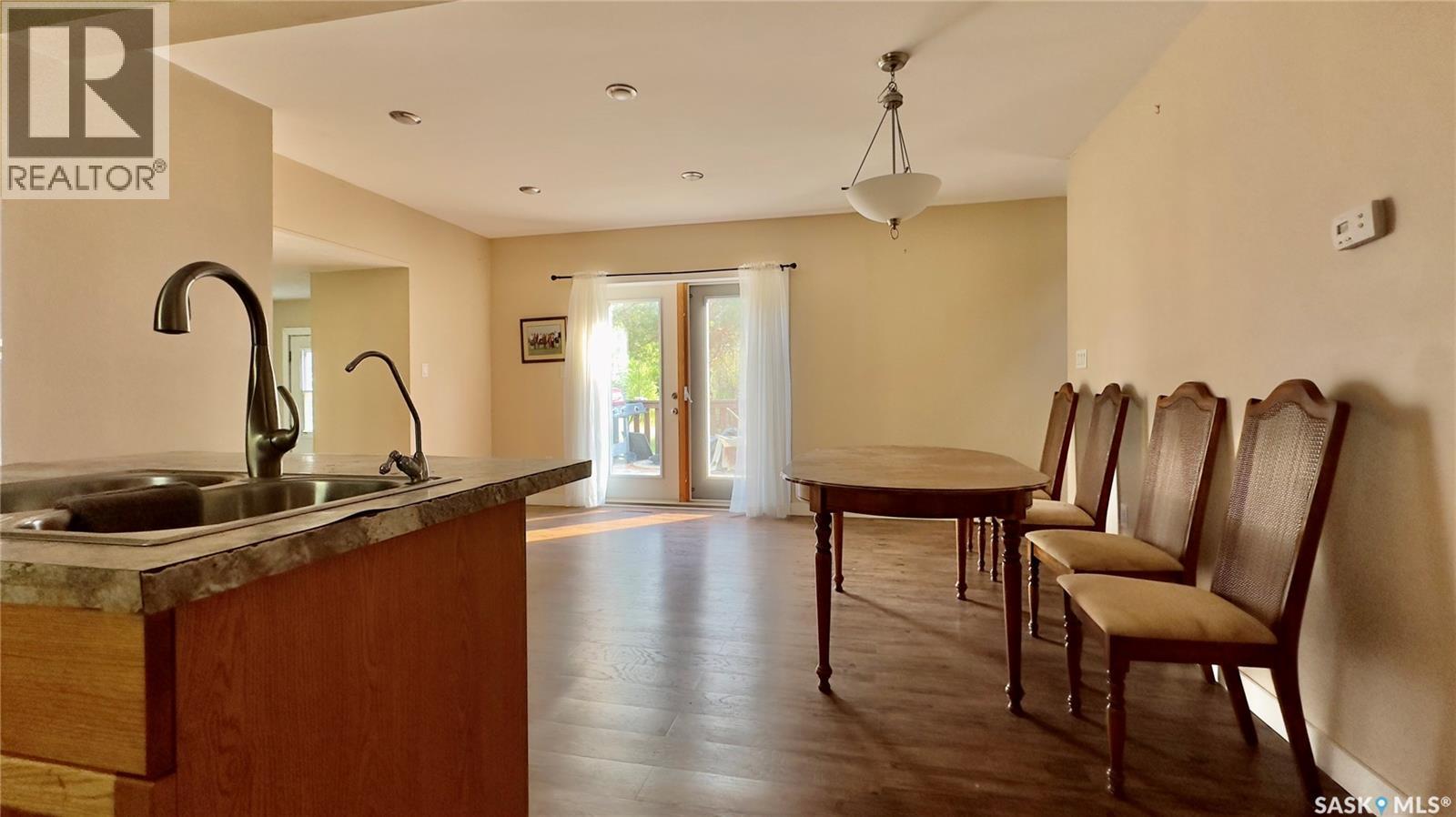 Mervin Acreage - Robinson, Mervin Rm No.499, SK - Indoor Photo Showing Kitchen With Double Sink