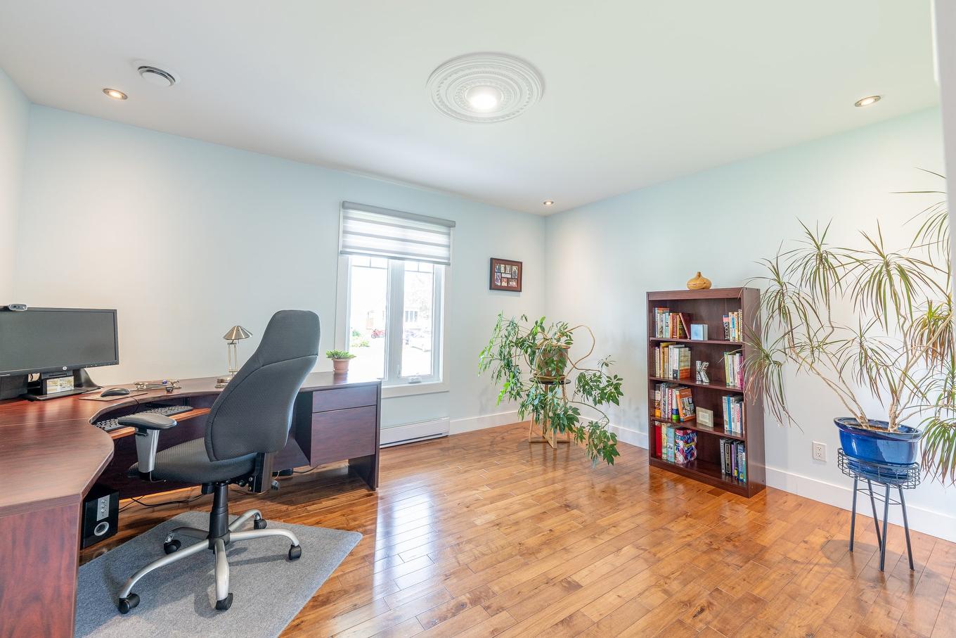 Chambre à coucher - 65 Rue Picard, L'Épiphanie, QC - Indoor Photo Showing Office